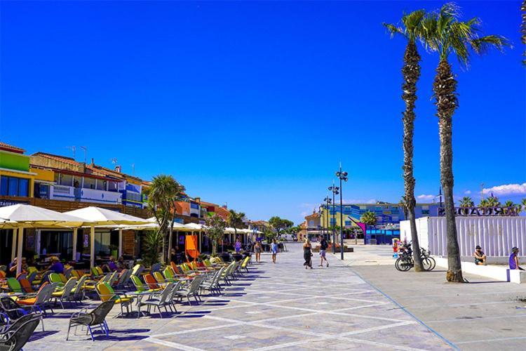 Appartement De Vacances - Splendide Vue Sur Mer, Parking Prive Le Barcarès المظهر الخارجي الصورة